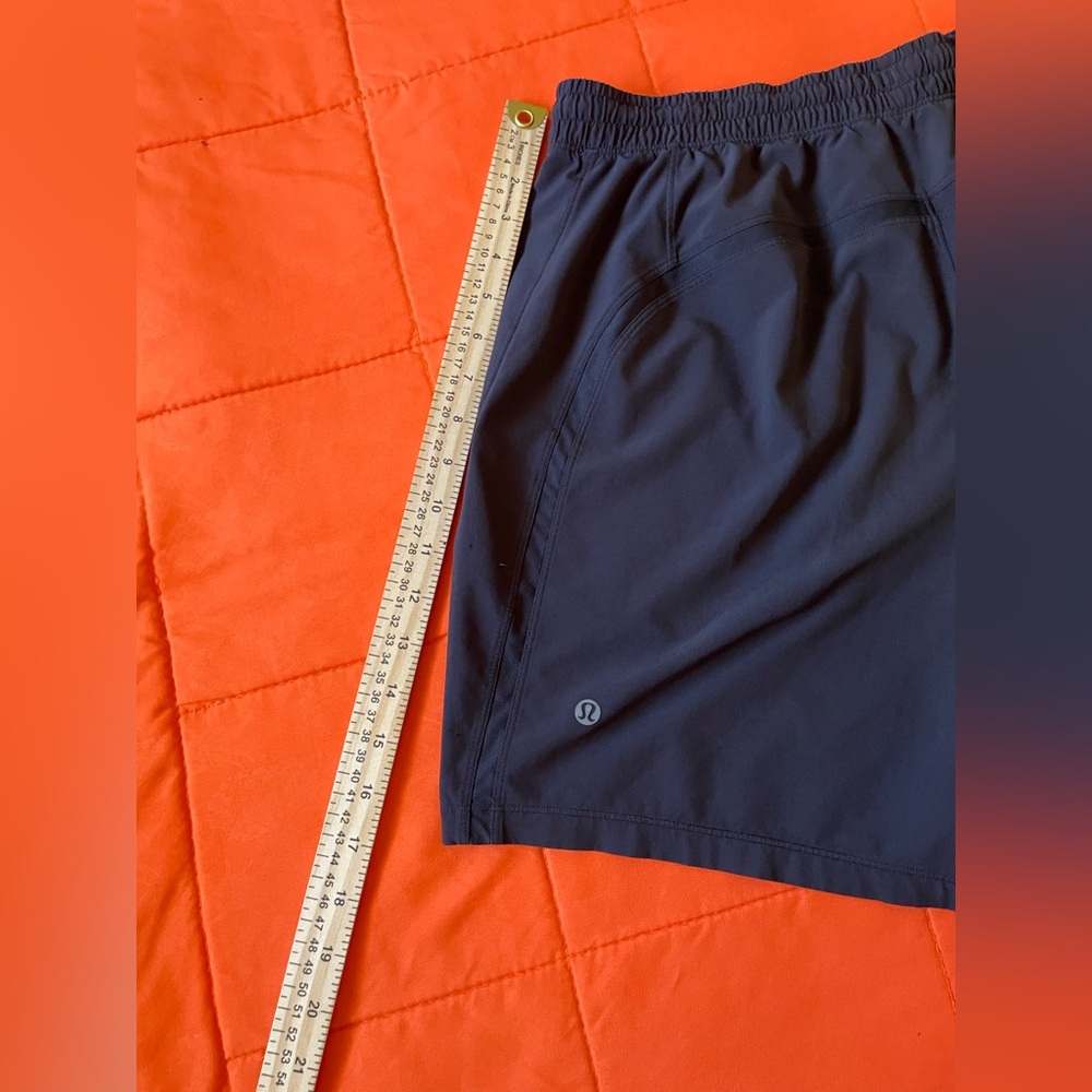Lululemon Shorts Mens Large Black Stretch Perform Athleisure Yoga - Picture 3 of 5